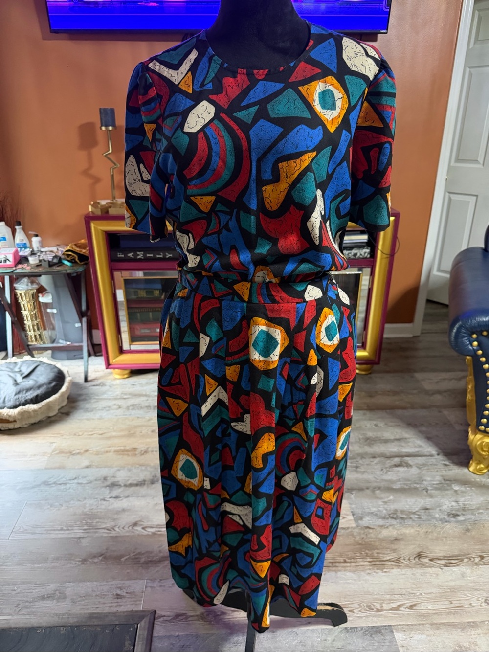Vintage 2pc Bold Abstract Print in Black with Multicolor Shapes